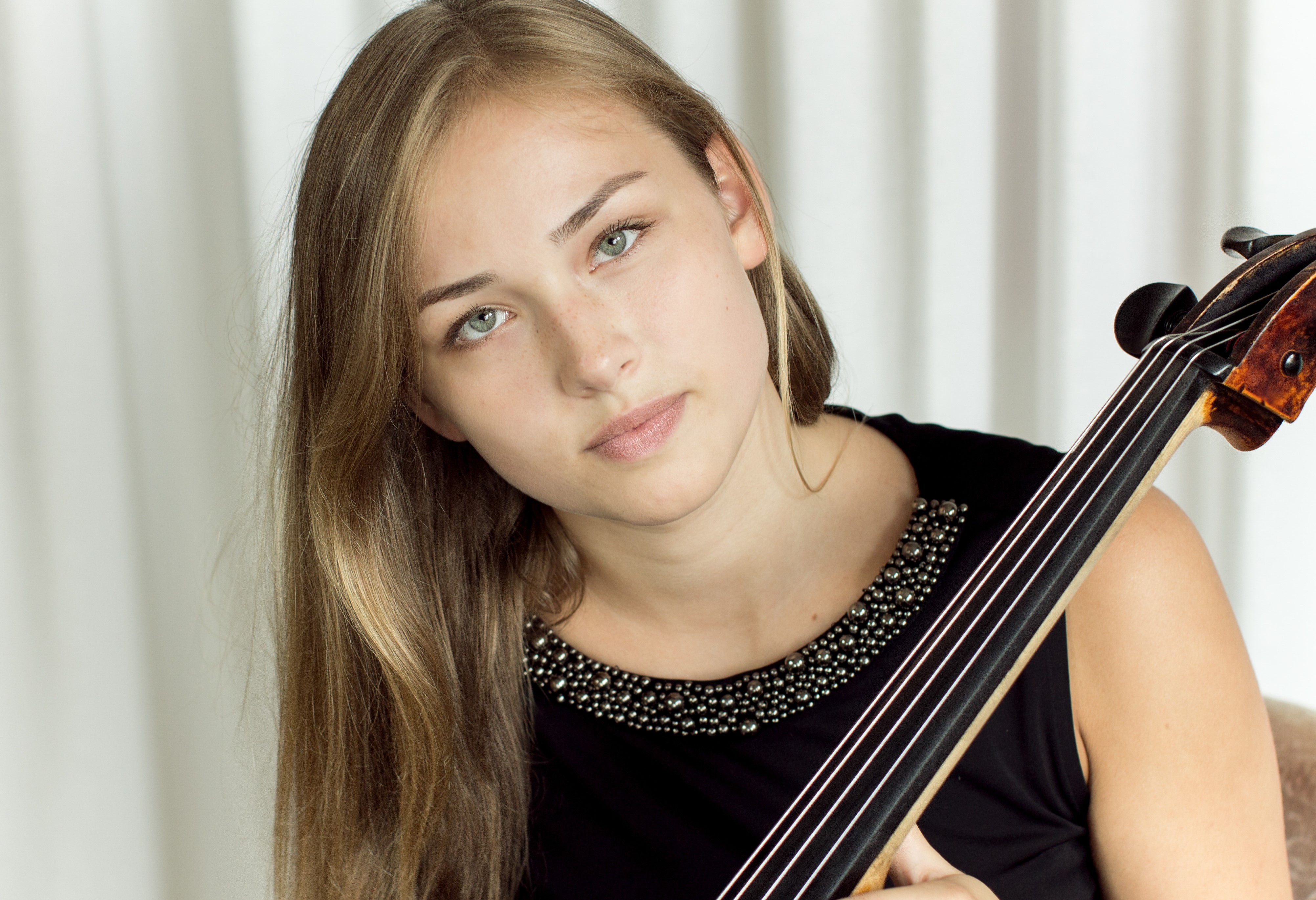   Linda Evelina Heiberga - Cello 